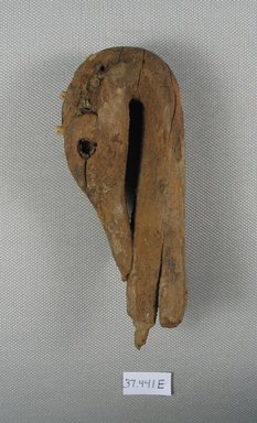  <em>Duck's Head from a Folding Stool</em>, ca. 1539-1292 B.C.E. Wood, 5 1/8 x 1 1/8 x 2 1/4 in. (13 x 2.8 x 5.7 cm). Brooklyn Museum, Charles Edwin Wilbour Fund, 37.441E. Creative Commons-BY (Photo: Brooklyn Museum, CUR.37.441E_view2.jpg)