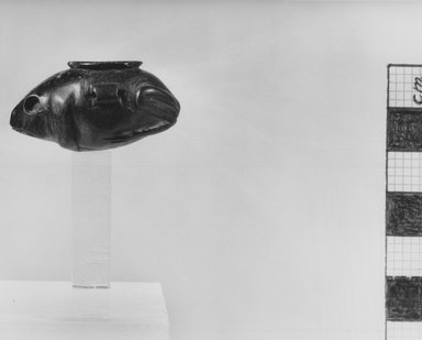  <em>Ointment Jar in the Form of a Frog</em>, ca. 4400–2675 B.C.E. Serpentine, 13/16 x 1 1/2 in. (2.1 x 3.8 cm). Brooklyn Museum, Charles Edwin Wilbour Fund, 37.648E. Creative Commons-BY (Photo: Brooklyn Museum, CUR.37.648E_NegH_print_bw.jpg)