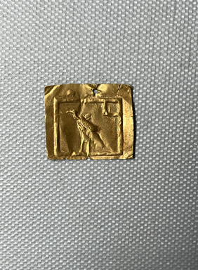 <em>Small Plaque with the Hieroglyph of the House of Nekhbet? in Relief</em>. Gold Brooklyn Museum, Charles Edwin Wilbour Fund, 37.829E. Creative Commons-BY (Photo: Brooklyn Museum, CUR.37.829E_overall.JPG)