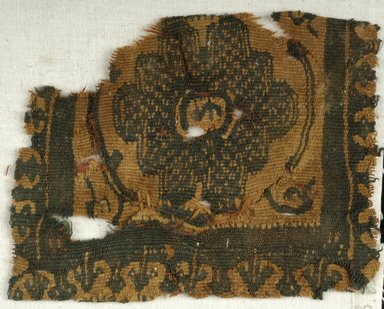 Coptic. <em>Square Fragment with Animal and Botanical Decoration</em>, 6th-7th century C.E. Wool, 38.659a: 4 1/2 x 3 1/2 in. (11.4 x 8.9 cm). Brooklyn Museum, Charles Edwin Wilbour Fund, 38.659a-b. Creative Commons-BY (Photo: Brooklyn Museum (in collaboration with Index of Christian Art, Princeton University), CUR.38.659A_ICA.jpg)