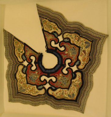  <em>Theatrical Collar</em>, 19th century (possibly). Embroidered silk, metal threads, paper(?), 8 1/4 x 26 3/8 in. (21 x 67 cm). Brooklyn Museum, 40.929.1. Creative Commons-BY (Photo: Brooklyn Museum, CUR.40.929.1.jpg)