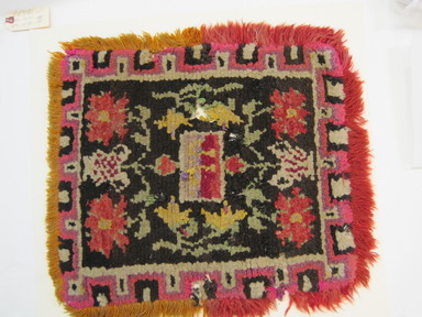  <em>Small Rug</em>. Wool, 19 1/8 x 21 1/16 in. (48.5 x 53.5 cm). Brooklyn Museum, Museum Expedition 1941, Frank L. Babbott Fund, 41.1275.160. Creative Commons-BY (Photo: , CUR.41.1275.160.jpg)