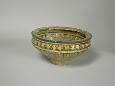  <em>Bowl</em>, 14th century. Pottery, 3 3/4 x 7 3/8 in. (9.6 x 18.7 cm). Brooklyn Museum, Gift of Mrs. Horace O. Havemeyer, 42.212.1. Creative Commons-BY (Photo: Brooklyn Museum, CUR.42.212.1_exterior.jpg)