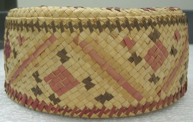  <em>Round basket with Cover</em>. Brooklyn Museum, Gift of D. Irving Mead, 42.302.34a-b. Creative Commons-BY (Photo: Brooklyn Museum, CUR.42.302.34a-b_side.jpg)