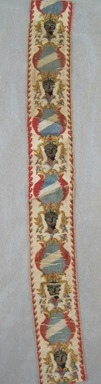  <em>Galloon Fragment</em>, 18th century. Silk and linen, 2 1/2 x 22 1/4 in. (6.4 x 56.5 cm). Brooklyn Museum, 43.215.29 (Photo: Brooklyn Museum, CUR.43.215.29_overall02.jpg)