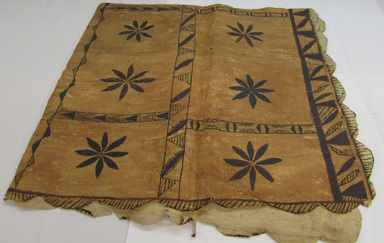 Samoan. <em>Tapa (Siapo mamanu)</em>, late 19th-mid 20th century. Barkcloth, pigment, 52 3/8 x 62 5/8 in. (133 x 159 cm). Brooklyn Museum, Gift of Serge A. Korff, 43.218.1. Creative Commons-BY (Photo: , CUR.43.218.1_overall.jpg)