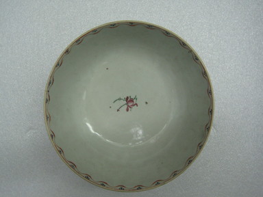 Lowestoft Porcelain Factory ?. <em>Punch Bowl</em>, ca. 1790. Porcelain, 3 7/8 x 9 1/2 in. (9.8 x 24.1 cm). Brooklyn Museum, Gift of Mary Davenport Hooker, 44.146. Creative Commons-BY (Photo: Brooklyn Museum, CUR.44.146_top.jpg)