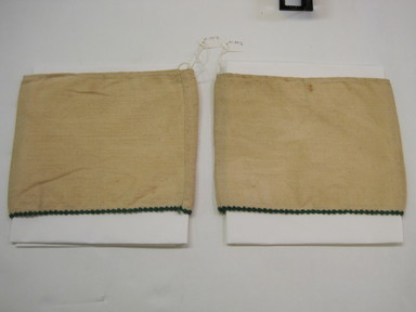  <em>Pair of Sleeves</em>, ca. 1945. Cotton, A.  5 11/16 x 7 11/16 in. (14.5 x 19.5 cm). Brooklyn Museum, Gift of Carolyn Schnurer, 45.108.7a-b. Creative Commons-BY (Photo: , CUR.45.108.7a-b.jpg)