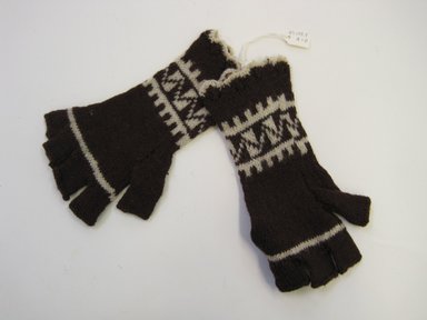  <em>Pair of Gloves</em>, ca. 1945. Wool, 2 5/8 x 7 1/16 in. (6.7 x 18 cm). Brooklyn Museum, Gift of Carolyn Schnurer, 45.108.8a-b. Creative Commons-BY (Photo: , CUR.45.108.8a-b.jpg)