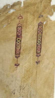 Coptic. <em>Fragment with Geometric Decoration</em>, 8th-10th century C.E. Linen, silk, 8 11/16 x 9 13/16 in. (22 x 25 cm). Brooklyn Museum, Gift of Pratt Institute, 46.157.19. Creative Commons-BY (Photo: Brooklyn Museum (in collaboration with Index of Christian Art, Princeton University), CUR.46.157.19_detail01_ICA.jpg)