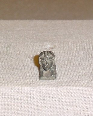  <em>Sphinx Amulet</em>. Steatite (?) Brooklyn Museum, Gift of the Estate of Harriet H. White, 47.160.2. Creative Commons-BY (Photo: , CUR.47.160.2_view01.jpg)