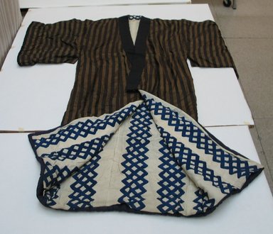  <em>Kimono</em>, 20th century. Silk and cotton, 56 3/4 x 51 3/16 in. (144.2 x 130 cm). Brooklyn Museum, Gift of Carolyn Schnurer, 52.62.A.68. Creative Commons-BY (Photo: Brooklyn Museum, CUR.52.62.A.68.jpg)