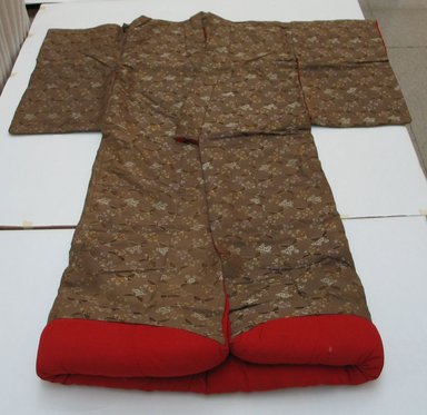  <em>Kimono</em>, late 19th–early 20th century. Silk, 58 11/16 x 46 7/8 in. (149 x 119 cm). Brooklyn Museum, Gift of Carolyn Schnurer, 52.62.A.70. Creative Commons-BY (Photo: Brooklyn Museum, CUR.52.62.A.70.jpg)