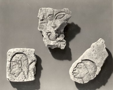  <em>Relief Fragment of Two Men</em>, ca. 1352–1336 B.C.E. Gypsum plaster, pigment, 3 1/16 x 2 9/16 in. (7.8 x 6.5 cm). Brooklyn Museum, Charles Edwin Wilbour Fund, 54.188.3. Creative Commons-BY (Photo: , CUR.54.188.4_54.188.3_54.188.1_grpA_bw.jpg)