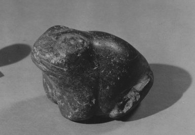  <em>Statuette of a Frog</em>, ca. 3100–2800 B.C.E. Steatite, 2 15/16 × 4 5/16 in. (7.4 × 11 cm). Brooklyn Museum, Charles Edwin Wilbour Fund, 57.165.2. Creative Commons-BY (Photo: Brooklyn Museum, CUR.57.165.2_NegID_57.165.2_GRPA_print_cropped_bw.jpg)