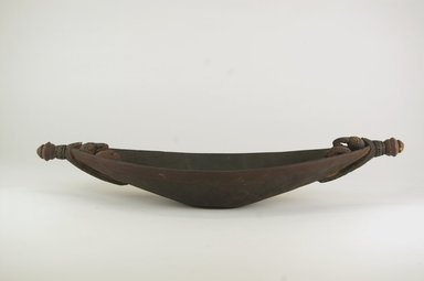  <em>Dish</em>, 20th century. Wood, pigment, 1 9/16 x 4 15/16 x 15 3/8 in. (4 x 12.5 x 39 cm). Brooklyn Museum, Museum Collection Fund, 60.52.7. Creative Commons-BY (Photo: Brooklyn Museum, CUR.60.52.7_side_PS5.jpg)