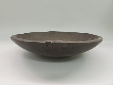 Possibly Hawaiian. <em>Bowl (‘Umeke)</em>. Wood, 12 1/4 x 3in. (31.1 x 7.6cm). Brooklyn Museum, Gift of Lillian M. Oakman, 61.119.1. Creative Commons-BY (Photo: Brooklyn Museum, CUR.61.119.1.jpg)