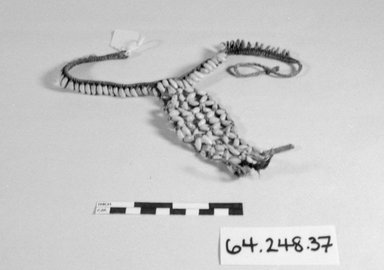  <em>Necklace with Pendant</em>. Beads Brooklyn Museum, Gift of Ingeborg de Beausacq, 64.248.37. Creative Commons-BY (Photo: Brooklyn Museum, CUR.64.248.37_bw.jpg)