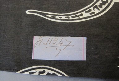  <em>Textile Swatch</em>, 1950s to 1960s. Silk, 22 3/4 x 12 3/4 in. (57.8 x 32.4 cm). Brooklyn Museum, Gift of Mrs. Robert G. Olmsted and Constable MacCracken, 69.149.81.39 (Photo: Brooklyn Museum, CUR.69.149.81.39_detail.jpg)