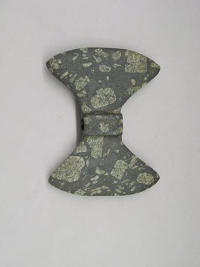  <em>Wisconson Winged Bannerstone</em>, 4000-2000 B.C.E. Spotted porphy stone, 4 3/8 x 5 5/8 in. (11.1 x 14.3 cm). Brooklyn Museum, A. Augustus Healy Fund, 77.30.1. Creative Commons-BY (Photo: Brooklyn Museum, CUR.77.30.1.jpg)