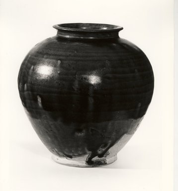  <em>Jar</em>, 8th-9th century. Earthenware, 6 1/2 x 6 in. (16.5 x 15.2 cm). Brooklyn Museum, Gift of Bernice and Robert Dickes, 79.255.2. Creative Commons-BY (Photo: Brooklyn Museum, CUR.79.255.2_bw.jpg)