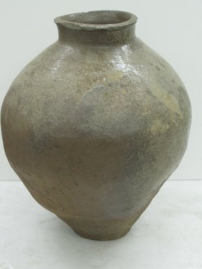  <em>Jar</em>, 16th-17th century. Tokoname ware, buff stoneware, ash glaze, H: 19 1/2 in. (49.5 cm). Brooklyn Museum, Gift of Dr. Stanley Friedman, 83.165.1. Creative Commons-BY (Photo: Brooklyn Museum, CUR.83.165.1.jpg)