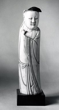  <em>Figure of an Official</em>, 16th-17th century. Ivory, 7 1/4 x 2 x 1 3/4 in. (18.4 x 5.1 x 4.4 cm). Brooklyn Museum, Gift of Stanley J. Love, 84.195.2. Creative Commons-BY (Photo: Brooklyn Museum, CUR.84.195.2_bw.jpg)