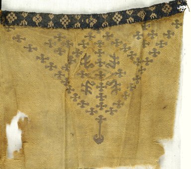 Coptic. <em>Fragment with Cross and Geometric Decoration</em>, 8th century C.E. Wool, 7 1/2 x 8 1/2 in. (19.1 x 21.6 cm). Brooklyn Museum, Gift of Philip Gould, 85.165.3. Creative Commons-BY (Photo: Brooklyn Museum (in collaboration with Index of Christian Art, Princeton University), CUR.85.1653_ICA.jpg)
