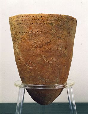  <em>Storage Jar with Comb Pattern</em>, 4000-3000 B.C.E. Earthenware, 11 5/8 × 8 7/8 in. (29.5 × 22.5 cm). Lent by the Carroll Family Collection, L2018.6.14 (Photo: , CUR.L2018.6.14.jpg)