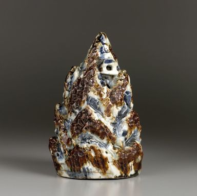  <em>Waterdropper in Diamond Mountain Form</em>, 19th century. Porcelain, underglaze, iron, 4 5/16 × 2 3/4 in. (11.0 × 7.0 cm). Lent by the Carroll Family Collection, L2018.6.8 (Photo: , CUR.L2018.6.8.jpg)