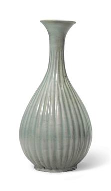  <em>Lobed Vase</em>, 12th century. Glazed stoneware, 14 1/2 × 7 in. (36.8 × 17.8 cm). Lent by the Carroll Family Collection, L2019.1 (Photo: , CUR.L2019.1.jpg)