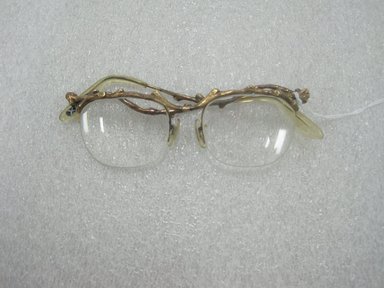  <em>Eyeglasses</em>, ca. 1965., 1 1/2 x 5 x 5 in. (3.8 x 12.7 x 12.7 cm). Brooklyn Museum, Brooklyn Museum Collection, X1193.2. Creative Commons-BY (Photo: Brooklyn Museum, CUR.X1193.2_view1.jpg)