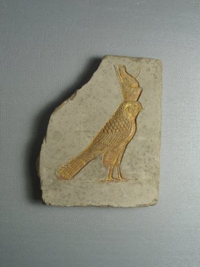  <em>Sculptor's Model of Horus Falcon</em>, 305-30 B.C.E. Limestone, gold, 5 1/4 × 4 × 5/8 in. (13.4 × 10.2 × 1.6 cm). Brooklyn Museum, Brooklyn Museum Collection, X302. Creative Commons-BY (Photo: , CUR.X302_view01.jpg)