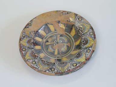  <em>Large Plate</em>, 16th-17th century. Ceramic, polychrome glaze, 1 9/16 x 9 7/8 in. (3.9 x 25.1 cm). Brooklyn Museum, Brooklyn Museum Collection, X687. Creative Commons-BY (Photo: Brooklyn Museum, CUR.X687_interior.jpg)
