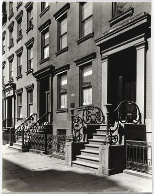 Berenice Abbott (American, 1898-1991). <em>East Broadway # 294</em>, March 30, 1937. Gelatin silver print, sheet: 9 9/16 x 7 9/16 in. (24.3 x 19.2 cm). Brooklyn Museum, Brooklyn Museum Collection, X858.11 (Photo: , X858.11_PS9.jpg)