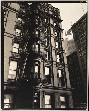 Berenice Abbott (American, 1898-1991). <em>Murray Hill Hotel (Park Avenue and 41st Street)</em>, November 19, 1935. Gelatin silver photograph, image: 9 3/4 x 7 5/8 in. (24.8 x 19.4 cm). Brooklyn Museum, Brooklyn Museum Collection, X858.29 (Photo: , X858.29_PS9.jpg)