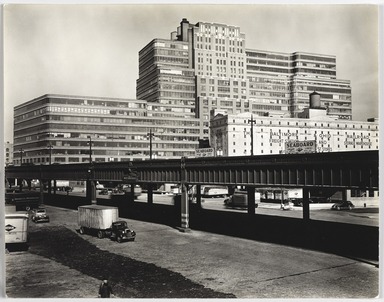 Berenice Abbott (American, 1898-1991). <em>Starett-Lehigh Building : II</em>, March 1, 1938. Gelatin silver print, sheet: 7 3/8 x 9 1/2 in. (18.7 x 24.1 cm). Brooklyn Museum, Brooklyn Museum Collection, X858.88 (Photo: , X858.88_PS9.jpg)