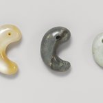 Comma or Kidney Shaped Bead (Magatama), 1 of 2