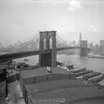 Brooklyn Bridge & New York Skyline