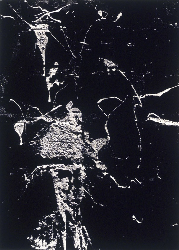 Aaron Siskind (American, 1903-1991). <em>Chicago 9C</em>, 1948. Gelatin silver photograph, Image: 18 x 13 in.  (45.7 x 33.0 cm). Brooklyn Museum, Gift of Robert L. Smith and Patricia L. Sawyer, 1999.127.6. © artist or artist's estate (Photo: Brooklyn Museum, 1999.127.6_transp4836.jpg)
