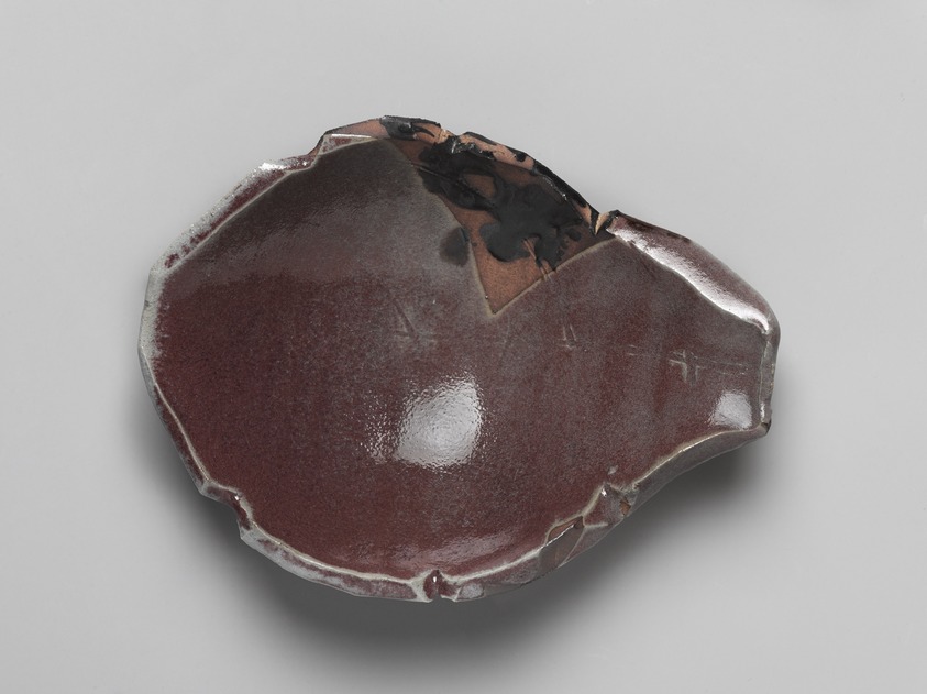 Hamanaka Gesson (Japanese, born 1943). <em>Dish in the Shape of a Leaf, Part of a Set of 6</em>. Glazed stoneware, 1 3/4 × 5 1/2 × 7 3/16 in. (4.5 × 14 × 18.3 cm). Brooklyn Museum, Gift of Dr. Susan L. Beningson in memory of Leslie Beller, 2017.28.2 (Photo: , 2017.28.2_PS9.jpg)
