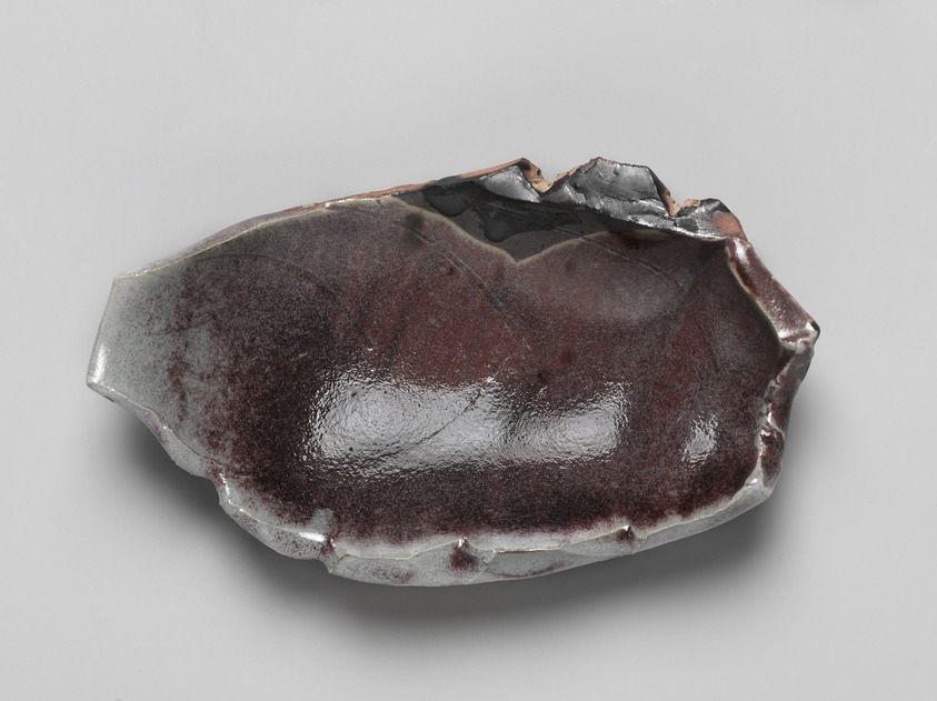Hamanaka Gesson (Japanese, born 1943). <em>Dish in the Shape of a Leaf, Part of a Set of 6</em>. Glazed stoneware, 1 15/16 × 4 3/4 × 8 1/4 in. (5 × 12 × 21 cm). Brooklyn Museum, Gift of Dr. Susan L. Beningson in memory of Leslie Beller, 2017.28.3 (Photo: , 2017.28.3_PS9.jpg)
