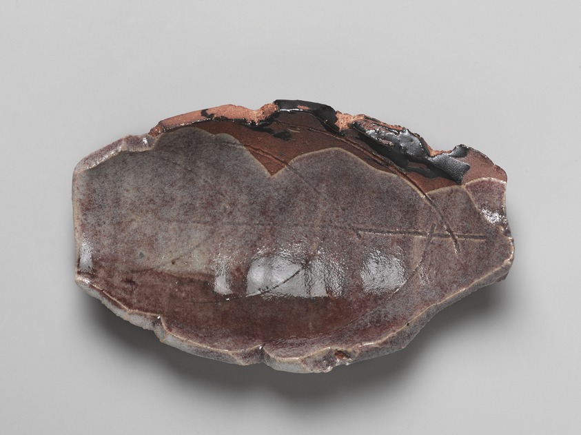 Hamanaka Gesson (Japanese, born 1943). <em>Dish in the Shape of a Leaf, Part of a Set of 6</em>. Glazed stoneware, 1 9/16 × 4 15/16 × 7 7/8 in. (4 × 12.5 × 20 cm). Brooklyn Museum, Gift of Dr. Susan L. Beningson in memory of Leslie Beller, 2017.28.4 (Photo: , 2017.28.4_PS9.jpg)