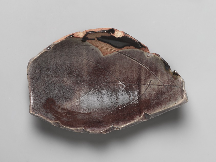 Hamanaka Gesson (Japanese, born 1943). <em>Dish in the Shape of a Leaf, Part of a Set of 6</em>. Glazed stoneware, 2 1/16 × 5 1/4 × 8 1/16 in. (5.2 × 13.4 × 20.5 cm). Brooklyn Museum, Gift of Dr. Susan L. Beningson in memory of Leslie Beller, 2017.28.5 (Photo: , 2017.28.5_PS9.jpg)