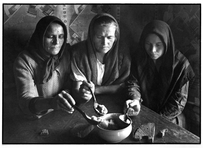 Margaret Bourke-White (American, 1904-1971). <em>Untitled Print from "Russian Photographs,"</em> ca. 1930-1931. Gelatin silver photograph, image/sheet: 9 1/4 x 13 in. (23.5 x 33 cm). Brooklyn Museum, Gift of Samuel Goldberg in memory of his parents, Sophie and Jacob Goldberg, and his brother, Hyman Goldberg, 79.299.3. © artist or artist's estate (Photo: Brooklyn Museum, 79.299.3_bw.jpg)