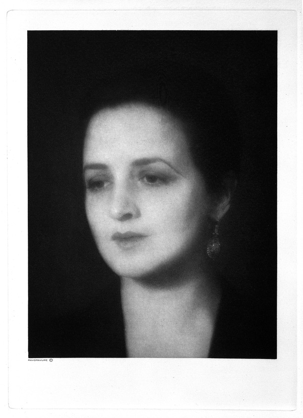 Ben Magid Rabinovitch (American, 1884-1964). <em>Carlotta Monterey</em>, ca. 1924. Photograph (Ravgravure), sheet: 18 1/4 × 14 in. (46.4 × 35.6 cm). Brooklyn Museum, Gift of Paul Cohen, 84.222.3. © artist or artist's estate (Photo: Brooklyn Museum, 84.222.3_bw.jpg)