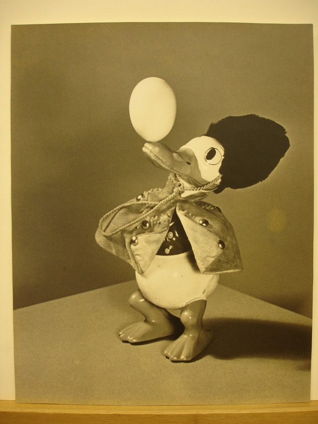 D.G. Marshall (American). <em>The Juggler</em>. print, 12 1/2 × 16 in. (31.8 × 40.6 cm). Brooklyn Museum, Gift of the artist, 41.874 (Photo: Brooklyn Museum, CUR.41.874.jpg)