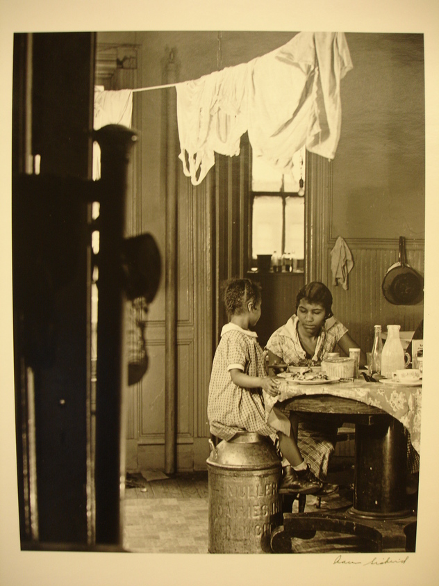Aaron Siskind (American, 1903-1991). <em>Photograph</em>. Gelatin silver photograph Brooklyn Museum, Gift of Dr. Daryoush Houshmand, 87.246.23. © artist or artist's estate (Photo: Brooklyn Museum, CUR.87.246.23.jpg)